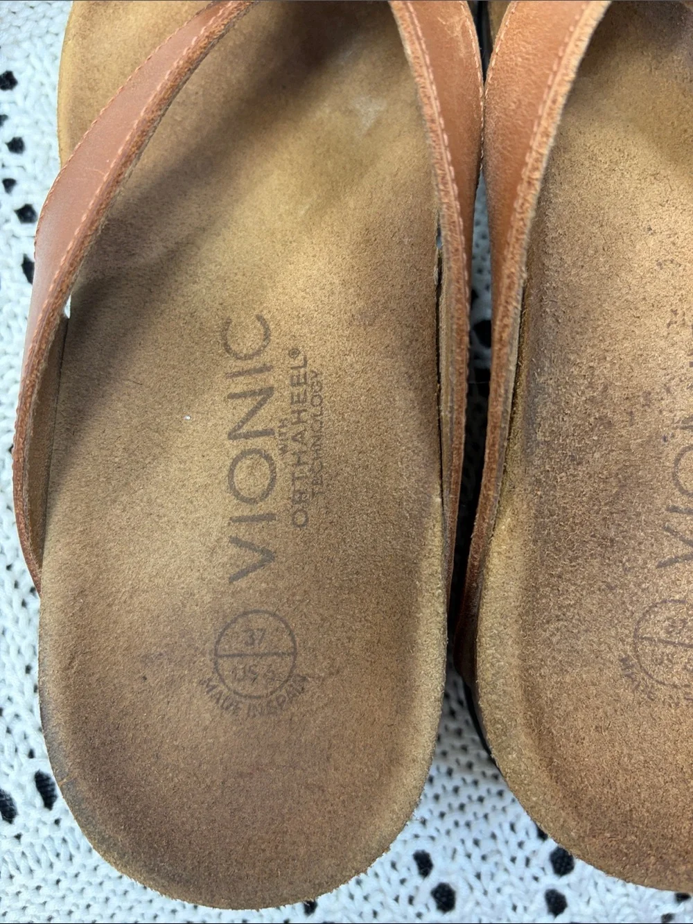 Vionic Tan Brown Floral Thong Sandals Size 6